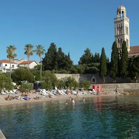 Hvar Daire *