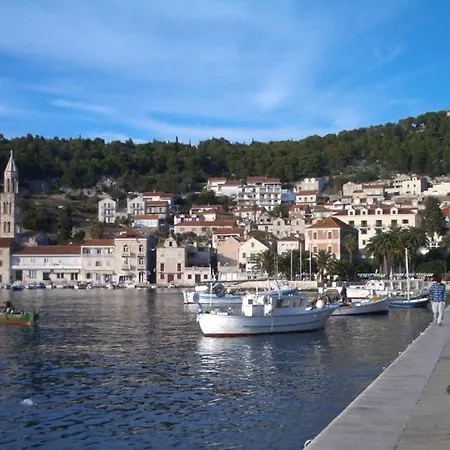 Hvar アパート フヴァル