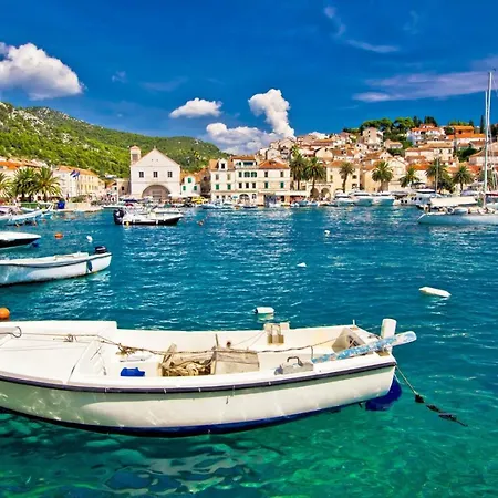 Daire Hvar