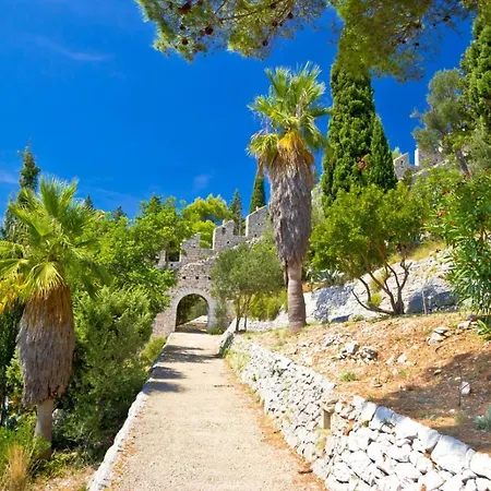 Daire Hvar